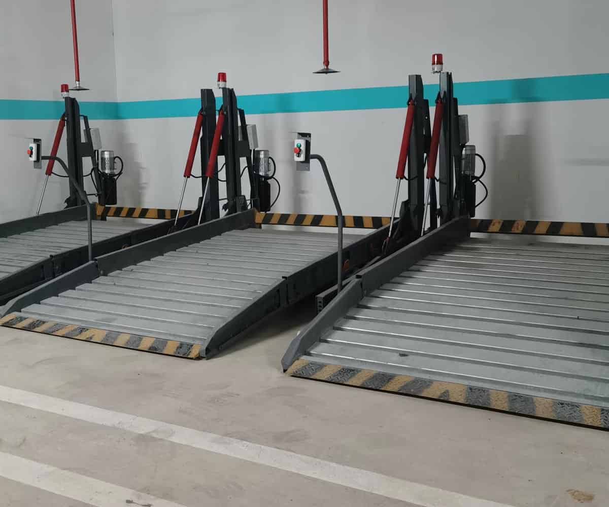 白銀四柱簡易升降機(jī)械式停車位